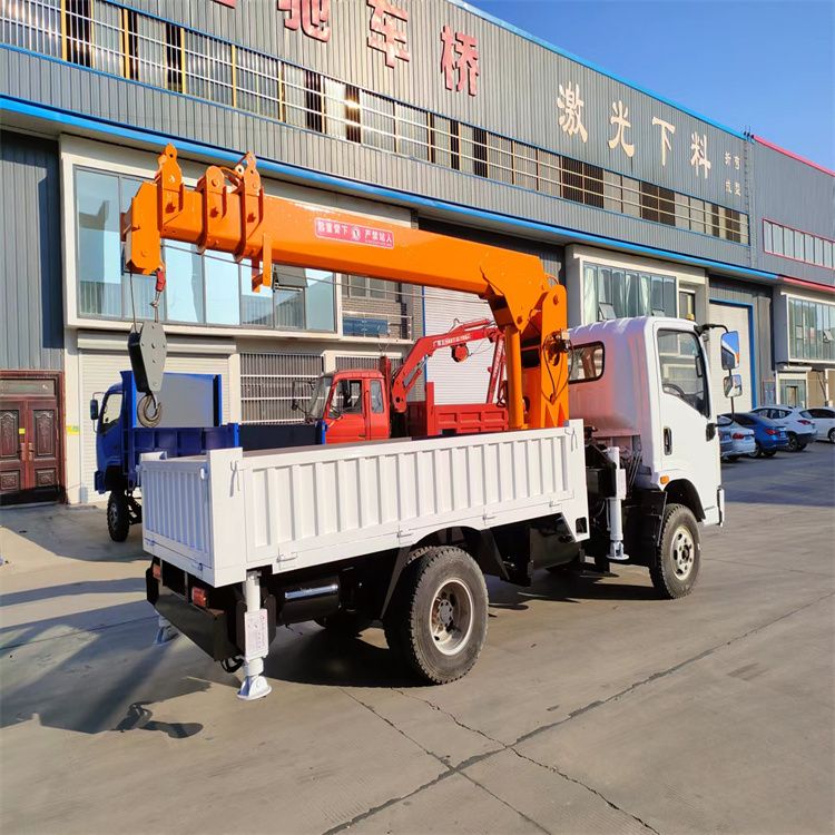 尚义县三轮随车吊定制 农用改装机自备吊中瑞长期出售